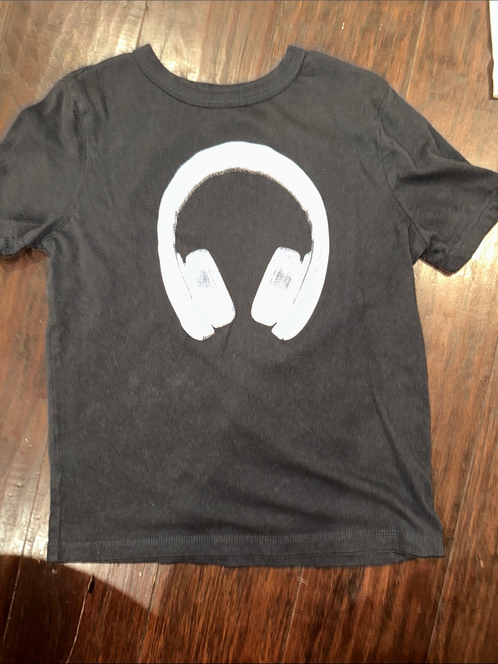 5/$25 sale! GAP Black T-shirt with White Headphones Graphic SMALL 6-7